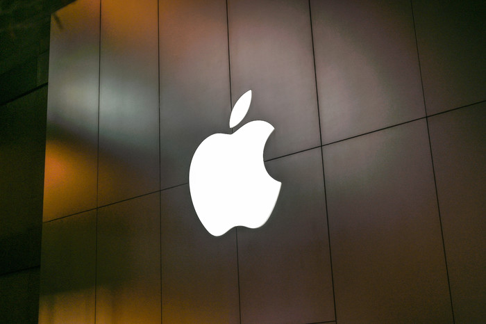 苹果iOS 13将发布，新增深色模式，护眼又舒适